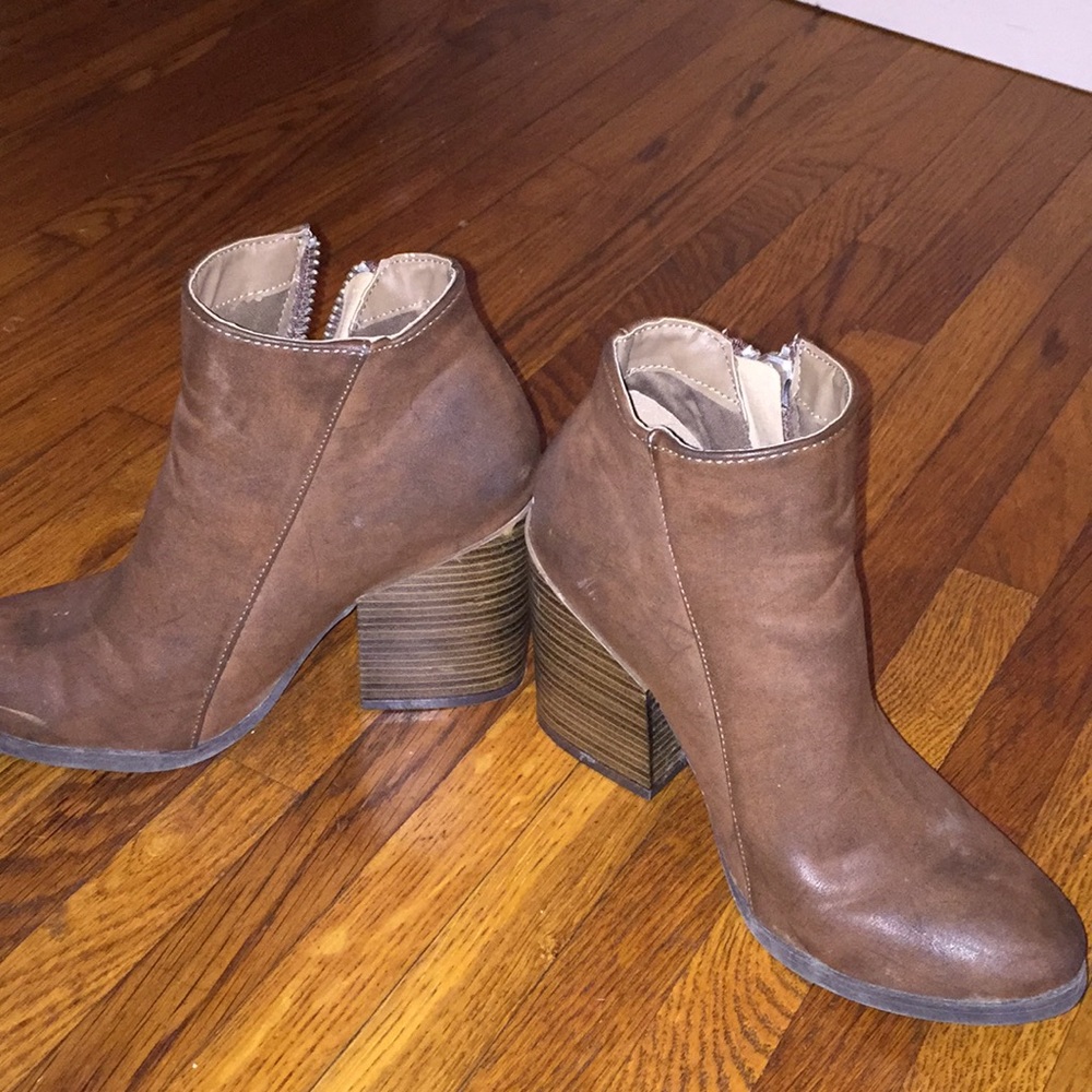 Brown booties - Picture 2 of 3